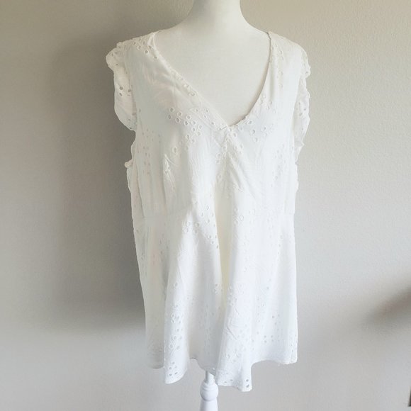 TORRID Babydoll Top Eyelet Embroidery Ruffle Sleeve V-Neck Plus Size 4 White NEW - Picture 1 of 8
